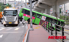 상계역 인근 버스 추락사고