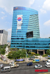 CJ제일제당, 광복절 앞두고 대형 태극기 설치