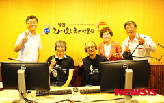 영월라디오스타박물관 개관식체 참석한 이준익