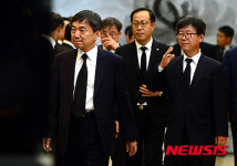 고 이맹희 회장 빈소 찾은 김현호-김형기