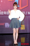 DMC 미디어데이 포즈 취하는 써니