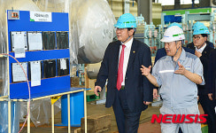 동화엔텍 사업장 시찰하는 주형환 차관