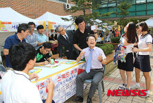 스피드 퀴즈하는 조희연 교육감