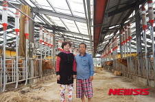 9월의 새농민상 인제축협 안귀남·사성란 부부