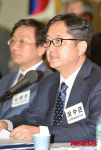 인사말 하는 오수근 이사장