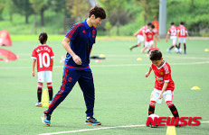 박지성, 유소년 축구교실 참석