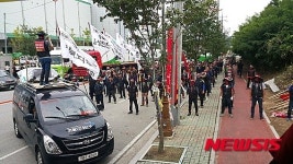 화물연대, 풀무원 상대 총력 투쟁…쌍방 반박