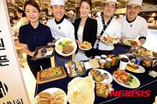 대형마트도 맛집 유치…메가마트 동래점 전문매장 개장