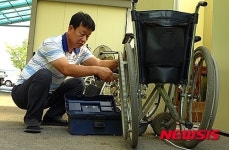 충주 서수현씨, 재활의료장비 수리 재능기부 귀감