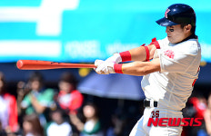 3타점 2루타 터뜨리는 고대 조유성