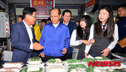 황우여 부총리 완도 전통시장 방문