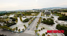 25m 도로 끼고 둘로 나뉜 광주 상무시민공원 하나 되나