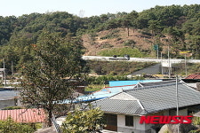마을 코앞 태양광발전소…예천군 인허가 특혜설 솔솔