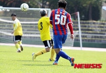양구실버컵 축구대회, 공격하는 수원팀