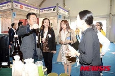 전주국제발효 중국 바이어 상담 중