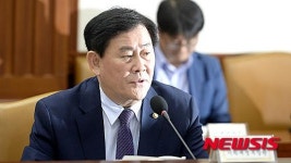 모두발언하는 최경환 부총리