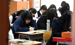 마지막까지 최선을 다하는 고3 수험생들