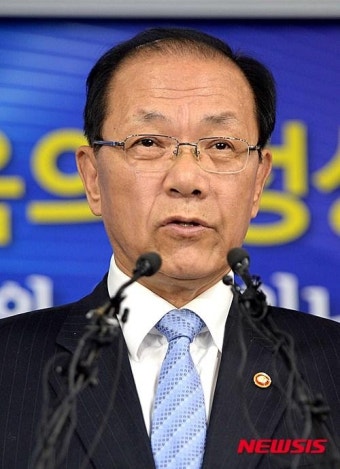 황우여 교육부 장관, 역사교육 정상화 관련 발표