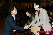 인사 나누는 조희연 교육감