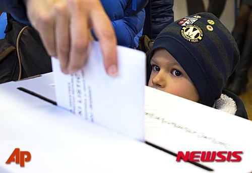 그린란드 총선, 독립 신중파 야당이 깜짝 승리, 미국 대통령의 편입 주장에 반발