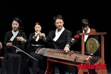 11월은 모두 다 사라진 것은 아닌 달 목요풍류