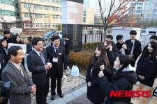 도담고 방문해 수험생 격려하는 최교진 세종시교육감
