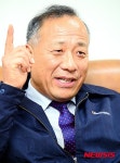 인터뷰 하는 이정원 사장