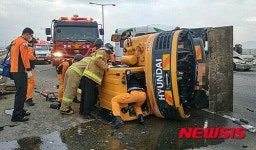 청주 공항대교서 출근길 사고 잇따라, 4명 중·경상