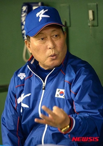 일본과 준결승 앞둔 한국 김인식 야구 대표팀 감독