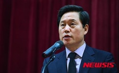 축사하는 김기덕 본부장