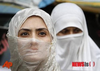 유럽인권재판소, '히잡 착용 금지' 어긴 여성 해고는 정당