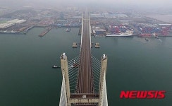 한파로 고속도로 교통량 줄어...화재 서해대교 차량 우회