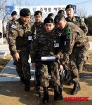 평화의 발 조형물 제막식