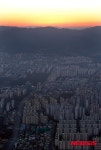 동 트는 서울