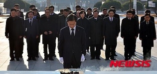 천정배 위원장 5월 묘역 참배