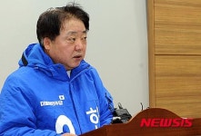선거구 혼란 비난하는 한범덕 예비후보