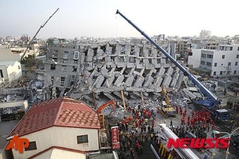 대만 강진으로 붕괴된 ‘두부빌딩’ 건설업자 체포…영장 청구