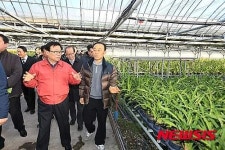 이동필 장관, 서산 화훼 수출농장 방문