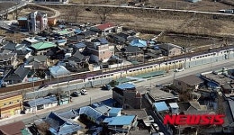 춘향로 인근 철로 지나는 KTX