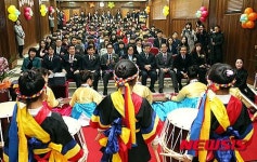 대동초등학교 졸업식 참석한 이준식 부총리