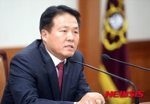 모두 발언하는 김신기 선거정책 실장