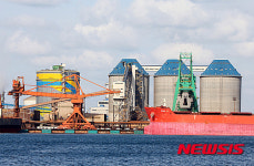 러시아산 유연탄 하역하던 포항신항 부두