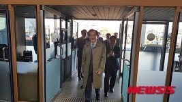 무죄 받고 시청사 들어오는 안병용 의정부시장