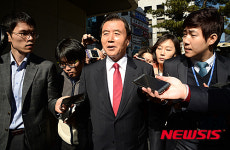 당사 나서는 홍문표 위원