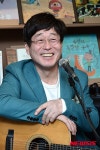 김창완 산울림 노래가 조금 좋아졌다…청춘과 시간 사이