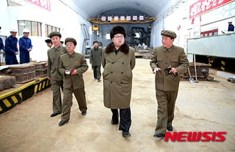 北 김정은, 용성기계연합기업소 시찰