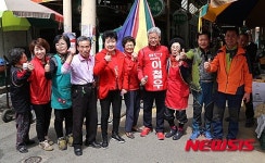 이철우 후보, 김천 황금시장서 유세