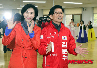 어르신들 찾은 김문수 후보