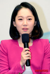 답변하는 엄지인 아나운서