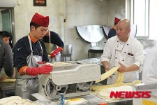 군대에서 먹는 자장면이 제일 맛있지 말입니다